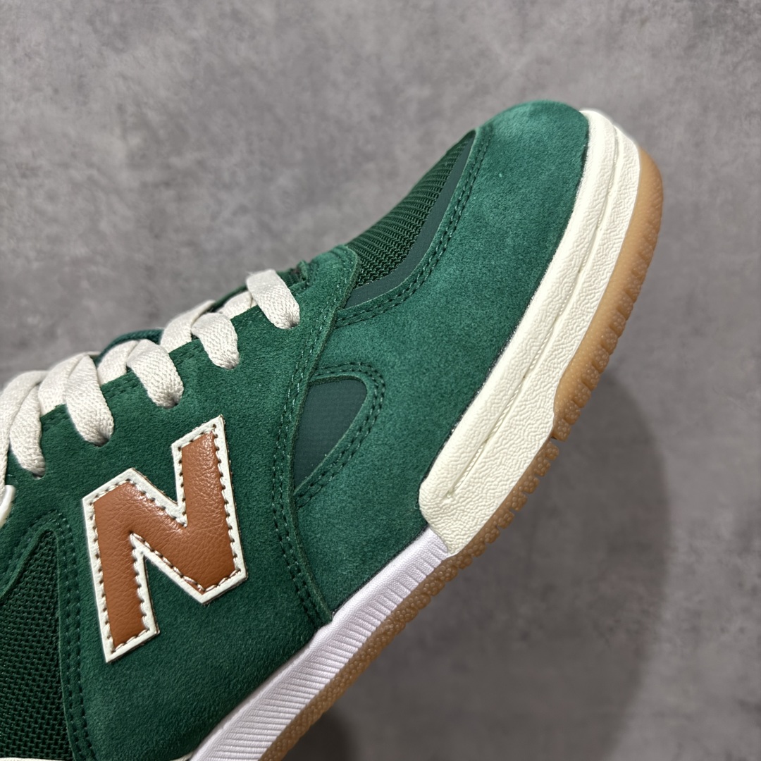 图片[6]-【公司级】New Balance NB 600 休闲舒适 耐磨轻便 低帮 板鞋 以更纯粹的复古风格设计打造的全新造型。侧身还以解构设计，将 N 字标志以做旧压花样式呈现，样式别具新意。而麂皮、冲孔皮革的塑造，则呈现出高级怀旧气质，也让鞋款在奢华时装风格与运动氛围之间达到了平衡。 货号：NM600ALB 尺码：36-45 编码：GLB220230-选品中心