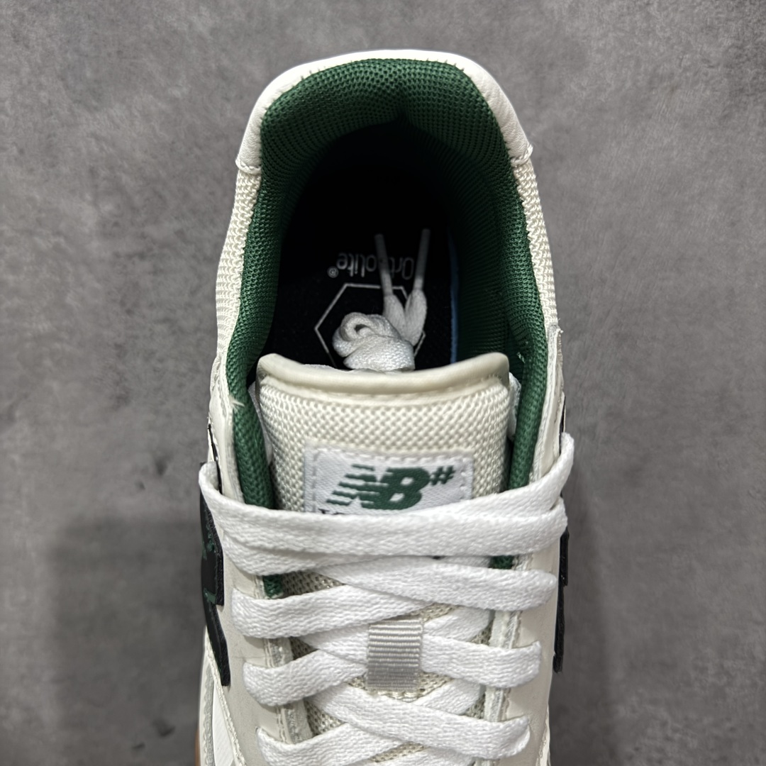 图片[8]-【公司级】New Balance NB 600 休闲舒适 耐磨轻便 低帮 板鞋 以更纯粹的复古风格设计打造的全新造型。侧身还以解构设计，将 N 字标志以做旧压花样式呈现，样式别具新意。而麂皮、冲孔皮革的塑造，则呈现出高级怀旧气质，也让鞋款在奢华时装风格与运动氛围之间达到了平衡。 货号：NM600OGS 尺码：36-45 编码：GLB220230-选品中心