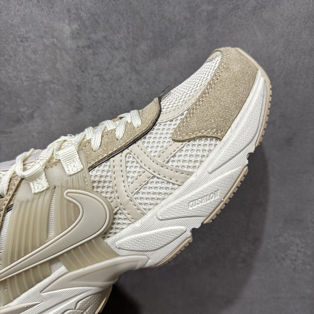 图片[6]-【公司级】耐克NIKE V2K RUN跑步鞋复古风潮 网面透气运动鞋 灰银紧致的鞋面材质提供良好的包裹性鞋侧 Swoosh以及鞋头部分搭配增添不少亮点的镀铬细节鞋垫上印有Bill Bowerman头像 将细节拉满中底饰有独特的做旧效果 最后搭载黑色外底凸显整双鞋的复古气质 货号：HV3917-133 尺码：36 36.5 37.5 38 38.5 39 40 40.5 41 42 42.5 43 44 45-选品中心