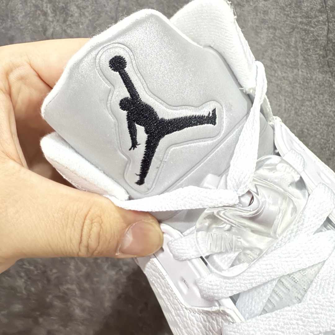图片[5]-【外贸纯原版】Jordan Air Jordan 5 金属白银 纯原大厂出品 Air Jordan AJ5 Retro 原楦原纸板 原厂材料开发 细节把控到位 主供外贸客户 打造完美鞋型 纸板中底 钢印 完美版型 公司货既视感 皮料自行品鉴 最大开发到48.5 专供鬼佬 区别市面各种\”伪纯原\” 货号： HQ7978-103 尺码：40 40.5 41 42 42.5 43 44 44.5 45 45.5 46 47.5 48.5-选品中心