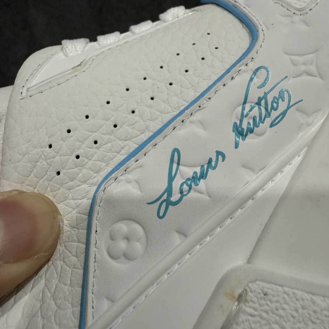 图片[3]-【PK纯原版】Louis Vuitton 路易威登 LV Trainer 低帮休闲板鞋 代购同渠道品质 高端零售 外贸充正专供 原版购入开发 ZP级全套包装 完美楦型 正确卡色 大底TPU 质感媲美原版 细节与原版一致 请注意区分市面通货材 尺码：35 36 37 38 39 40 41 42 43 44 45 46-选品中心