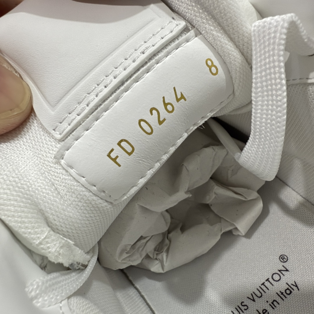 图片[7]-【PK纯原版】Louis Vuitton 路易威登 LV Trainer 低帮休闲板鞋 代购同渠道品质 高端零售 外贸充正专供 原版购入开发 ZP级全套包装 完美楦型 正确卡色 大底TPU 质感媲美原版 细节与原版一致 请注意区分市面通货材 尺码：35 36 37 38 39 40 41 42 43 44 45 46-选品中心
