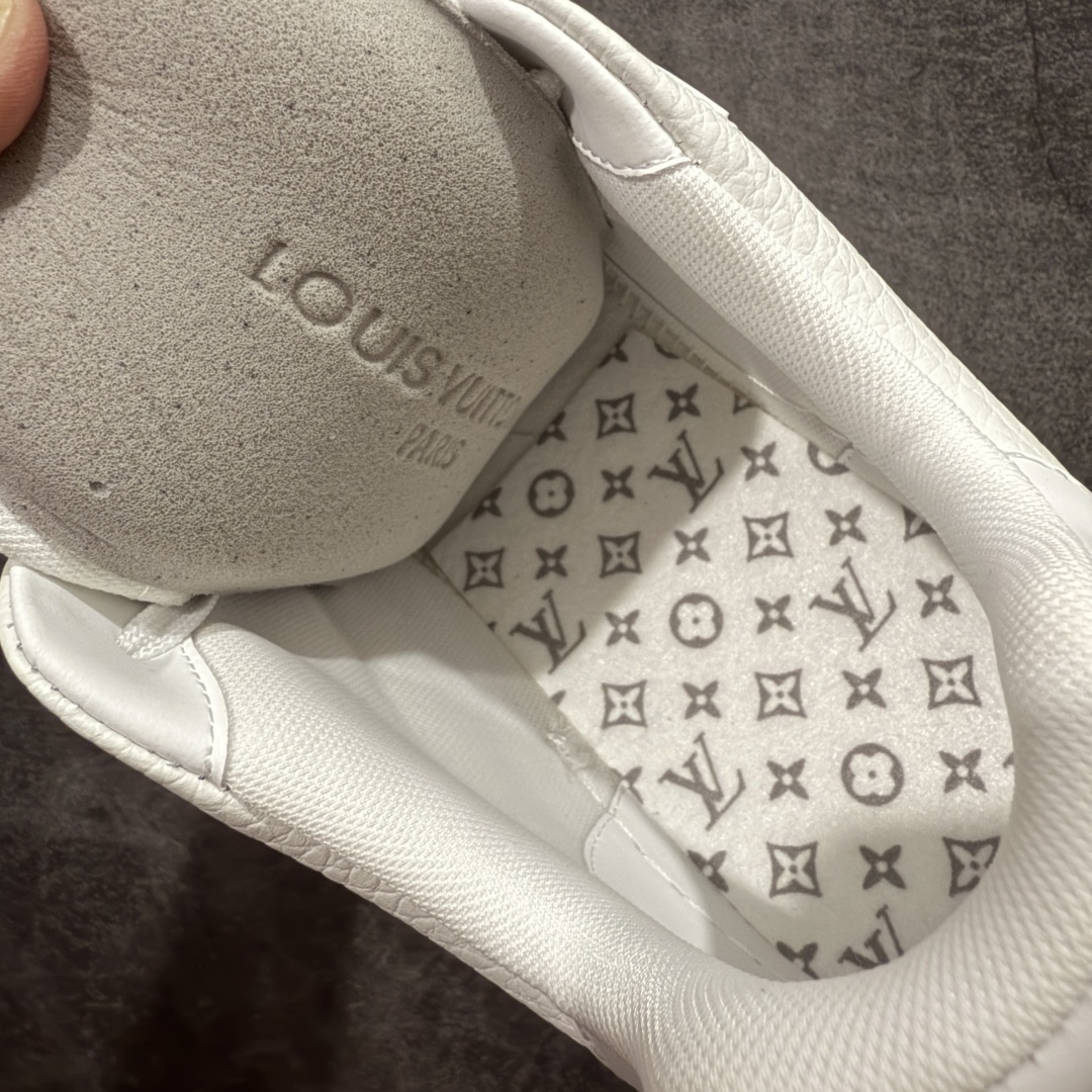 图片[9]-【PK纯原版】Louis Vuitton 路易威登 LV Trainer 低帮休闲板鞋 代购同渠道品质 高端零售 外贸充正专供 原版购入开发 ZP级全套包装 完美楦型 正确卡色 大底TPU 质感媲美原版 细节与原版一致 请注意区分市面通货材 尺码：35 36 37 38 39 40 41 42 43 44 45 46-选品中心