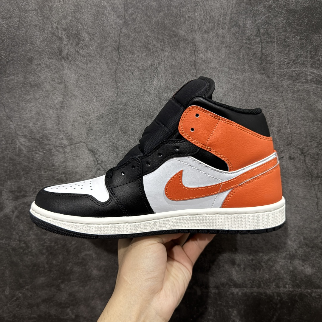 图片[2]-【DT纯原】Air Jordan AJ1 Mid 中帮 新扣碎 DQ8426-801 终端优势供应 市面中低帮最具代表性版本没有之一 口碑大厂出品 品控大底版型不断改良更新 全套原纸板楦头开发 确保原汁原味 完美呈现版型 完美零毛边处理 原厂内置全掌气垫 价格定位良心 平台专用代工流水线出品 一眼公司既视感 拿到手的一瞬间就与众不同 碾压市面所有版本 全部原鞋开发 每一个配色都会采购原鞋确认细节 打破市面看图做货无好货之说 尺码：40-46 含半码-选品中心