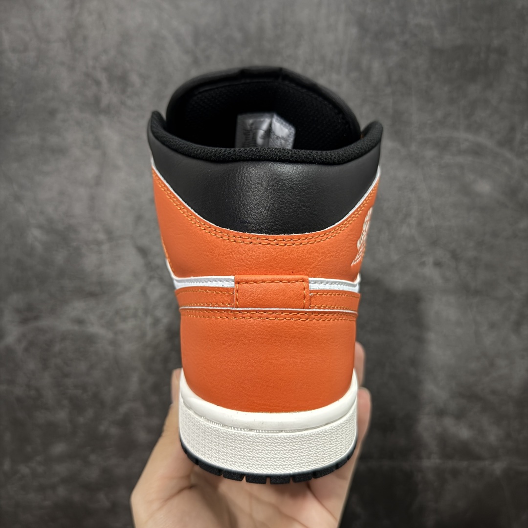 图片[4]-【DT纯原】Air Jordan AJ1 Mid 中帮 新扣碎 DQ8426-801 终端优势供应 市面中低帮最具代表性版本没有之一 口碑大厂出品 品控大底版型不断改良更新 全套原纸板楦头开发 确保原汁原味 完美呈现版型 完美零毛边处理 原厂内置全掌气垫 价格定位良心 平台专用代工流水线出品 一眼公司既视感 拿到手的一瞬间就与众不同 碾压市面所有版本 全部原鞋开发 每一个配色都会采购原鞋确认细节 打破市面看图做货无好货之说 尺码：40-46 含半码-选品中心