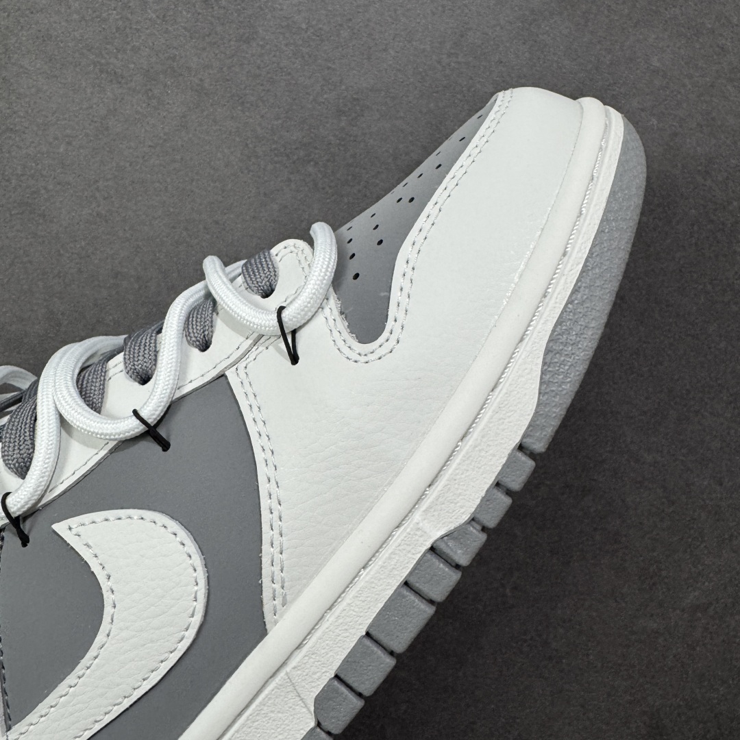Nike Dunk Low 封狼居胥 白灰当白与灰化作鞋身主调，如硝烟与黎明交织，恰似战场初寂后的沉静与