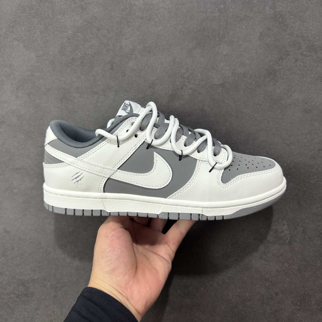 Nike Dunk Low 封狼居胥 白灰当白与灰化作鞋身主调，如硝烟与黎明交织，恰似战场初寂后的沉静与