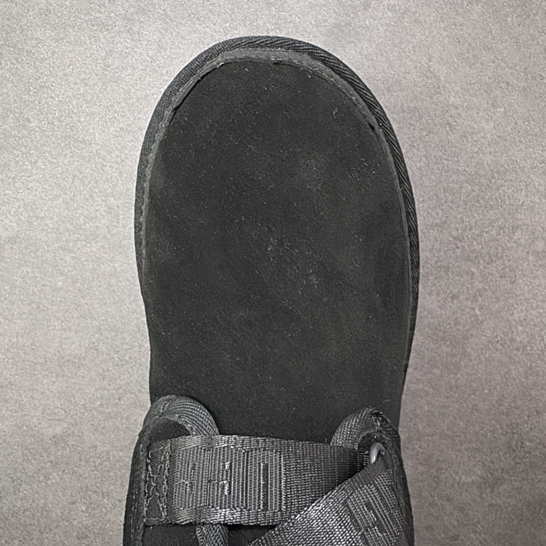 图片[8]-【顶级Y版】UGG 0720经典秋冬羊皮毛一体雪地靴 梅尔男鞋 桑坡大厂直供 拒绝高利润 区别杀猪版本 隆丰A级澳洲进口羊皮毛一体 完全遵循ZP工艺流程 代工厂原厂版师 秉承无原鞋不开发选择 注重每一处细节 市面最正版型 TREADLITE\”轻翼\”科技外底 轻便/耐用/柔韧/桩型 翻毛皮鞋面 细腻亲肤再生聚酯纤维滚边 舒适易打理 保暖性佳 UGG plush™ 里衬和内底 茸软亲肤 舒适暖足 经典鞋型搭配轻盈厚底 稳稳拿捏秋冬出街时髦造型 Treadlite by UGG 轻翼大底 轻盈缓震 为双足减负 舒适轻便 助你轻松畅玩整天 尺码：40-44-选品中心