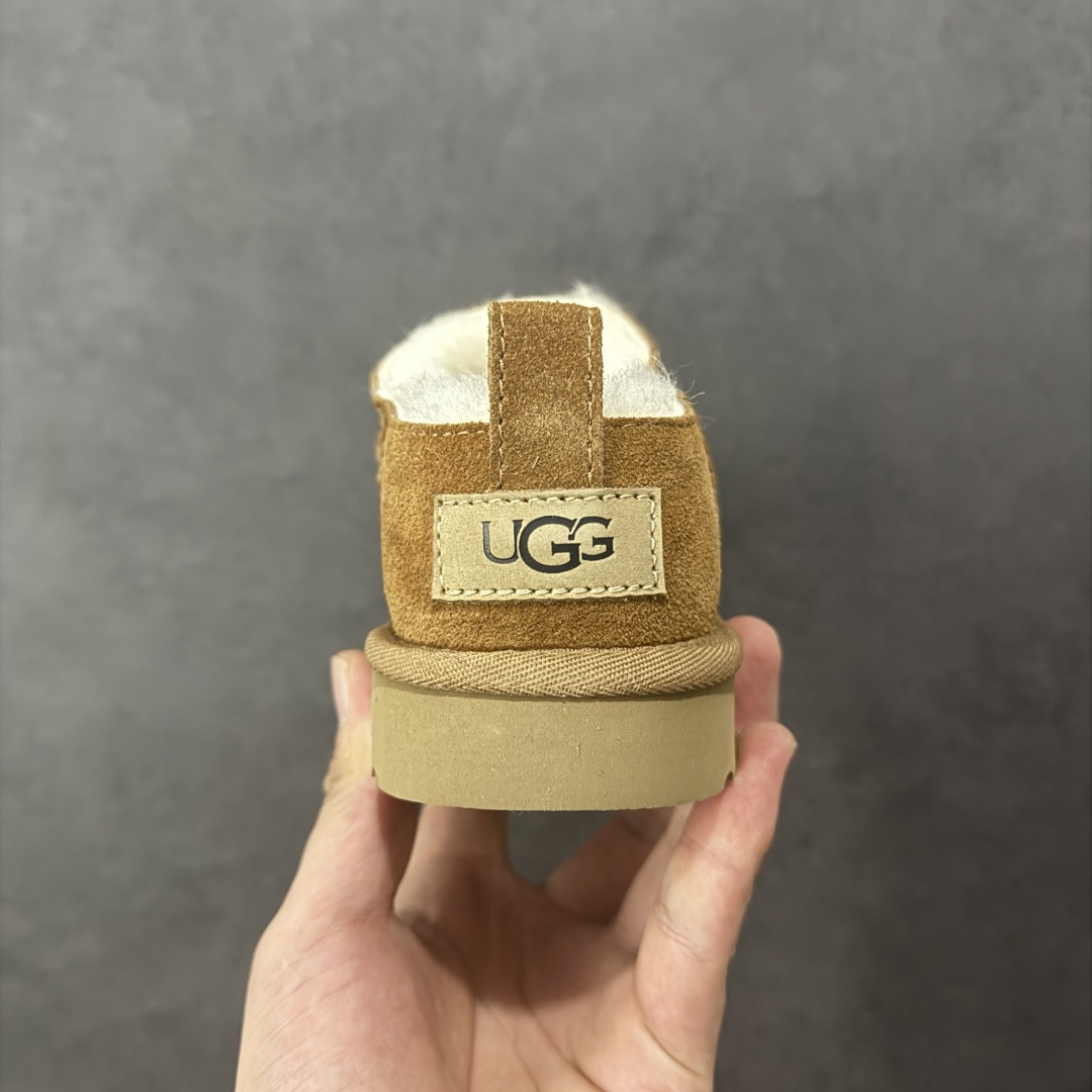 图片[4]-【顶级Y版】UGG 3891经典秋冬羊皮毛一体雪地靴 超mini迷你 桑坡大厂直供 拒绝高利润 区别杀猪版本 隆丰A级澳洲进口羊皮毛一体 完全遵循ZP工艺流程 代工厂原厂版师 秉承无原鞋不开发选择 注重每一处细节 市面最正版型 TREADLITE\”轻翼\”科技外底 轻便/耐用/柔韧/桩型 翻毛皮鞋面 细腻亲肤再生聚酯纤维滚边 舒适易打理 保暖性佳 UGG plush™ 里衬和内底 茸软亲肤 舒适暖足 经典鞋型搭配轻盈厚底 稳稳拿捏秋冬出街时髦造型 Treadlite by UGG 轻翼大底 轻盈缓震 为双足减负 舒适轻便 助你轻松畅玩整天 尺码：35-40-选品中心