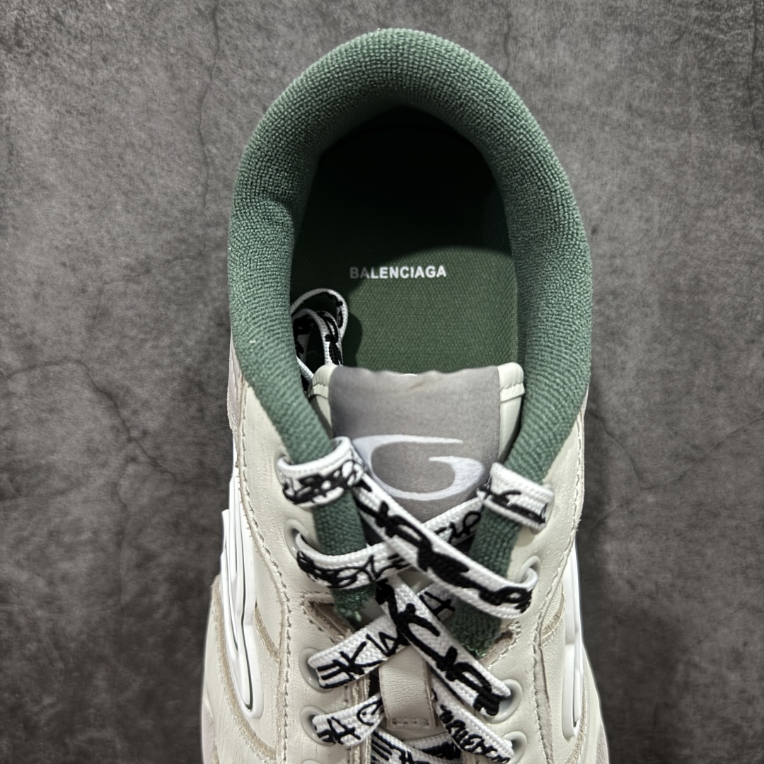 图片[8]-【XA纯原版】Balenciaga Hamptons Worn-Out 巴黎世家十八18代 涤纶（聚酯纤维）牛皮革 圆头系带 低帮 生活休闲鞋板鞋 全套原纸板楦头开发 最原汁原味的灵魂版型 全鞋荧光划线卡点 胶水把控整洁度追求极致完美 每一双都是工艺品 多重QC质检 超越公司货的品控标准 实实在在的免检产品 原盒原配 正确字体电绣 粗细、位置、大小正确 侧边TPU 透气孔匹配意产原版 正确分离大底 TPU软底 原版一致大底LOGO 立体感十足 原厂皮料水洗做旧 采购原厂网纱 偏大一码 尺码：35 36 37 38 39 40 41 42 43 44 45 46-选品中心