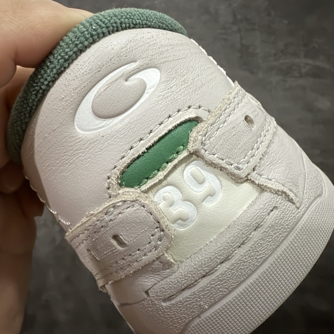 图片[2]-【XA纯原版】Balenciaga Hamptons Worn-Out 巴黎世家十八18代 涤纶（聚酯纤维）牛皮革 圆头系带 低帮 生活休闲鞋板鞋 全套原纸板楦头开发 最原汁原味的灵魂版型 全鞋荧光划线卡点 胶水把控整洁度追求极致完美 每一双都是工艺品 多重QC质检 超越公司货的品控标准 实实在在的免检产品 原盒原配 正确字体电绣 粗细、位置、大小正确 侧边TPU 透气孔匹配意产原版 正确分离大底 TPU软底 原版一致大底LOGO 立体感十足 原厂皮料水洗做旧 采购原厂网纱 偏大一码 尺码：35 36 37 38 39 40 41 42 43 44 45 46-选品中心