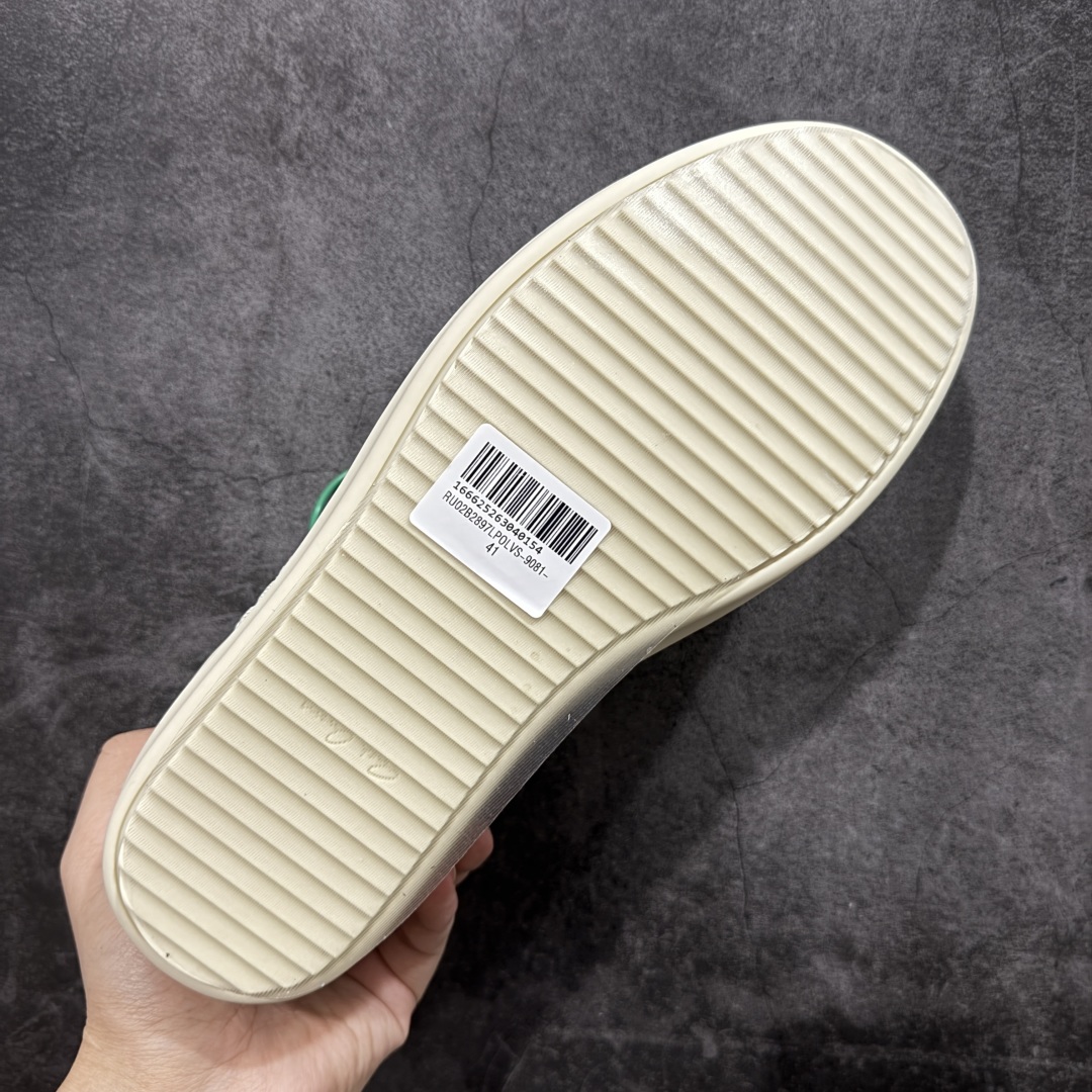 图片[9]-【莞顶渠道】瑞克 欧文斯Rick owens 主线 经典西瓜头 RO低帮蓝色绒面 进口原料牛皮 莞产超级顶货 新配色陆续上架 产品只会越做越漂亮💯 鞋头采用原版一致工艺 又翘又歪的效果目前这个技术市面上的任何版本都达不到这个效果 私模开发 细节一步到位不敢说百分百💯保证有百分之98还原 慢工出细活 好的产品不怕晚 这次的开发针对艺术家 收藏家 高品质 的人群 水染粒面小牛皮材质，和针车间距都是极致还原！ 顶级头层的小牛皮，质感无敌，奢侈品的触感！ 定制品牌logo的拉链！超大一比一规格礼盒装，重达3斤以上，外加定制欧文斯保护盒！ 配有日文、英文，双语种配件卡片！细节诠释，一件不落。 鞋盒翻盖 三标，正面+底部都一一做到！虽然增加不了实质的成本，但是打磨产品的细节，再微小也会还原！ 尺码：35 36 37 38 39 40 41 42 43 44 45 46-选品中心