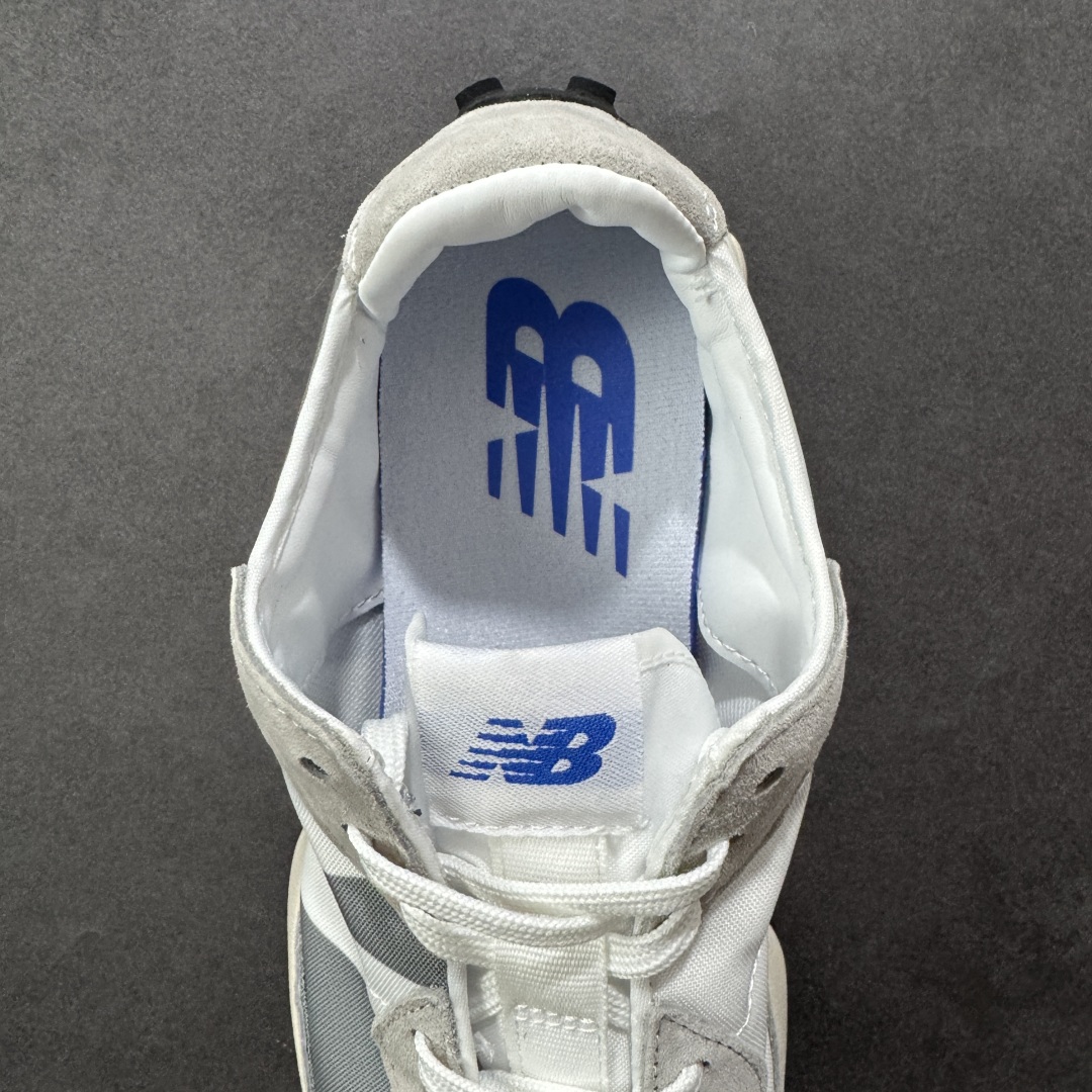 图片[7]-【PE福利版】NB新百伦New Balance NB327系列复古休闲运动慢跑鞋 MS327LAB 全新 New Balance 327 系列，以更纯粹的复古风格设计打造的全新造型。侧身还以解构设计，将 N 字标志以做旧压花样式呈现，样式别具新意。而麂皮、冲孔皮革的塑造，则呈现出高级怀旧气质，也让鞋款在奢华时装风格与运动氛围之间达到了平衡。 尺码：36～45半-选品中心