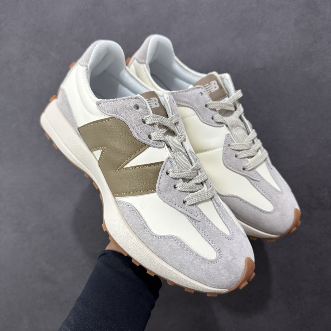 图片[17]-【PE福利版】NB新百伦New Balance NB327系列复古休闲运动慢跑鞋 MS327LAB 全新 New Balance 327 系列，以更纯粹的复古风格设计打造的全新造型。侧身还以解构设计，将 N 字标志以做旧压花样式呈现，样式别具新意。而麂皮、冲孔皮革的塑造，则呈现出高级怀旧气质，也让鞋款在奢华时装风格与运动氛围之间达到了平衡。 尺码：36～45半-选品中心