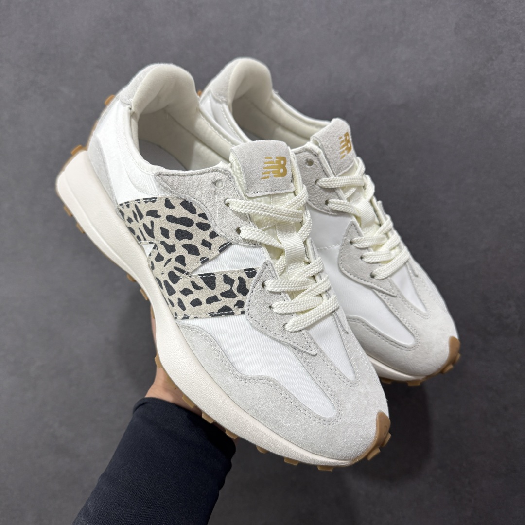 图片[18]-【PE福利版】NB新百伦New Balance NB327系列复古休闲运动慢跑鞋 MS327LAB 全新 New Balance 327 系列，以更纯粹的复古风格设计打造的全新造型。侧身还以解构设计，将 N 字标志以做旧压花样式呈现，样式别具新意。而麂皮、冲孔皮革的塑造，则呈现出高级怀旧气质，也让鞋款在奢华时装风格与运动氛围之间达到了平衡。 尺码：36～45半-选品中心