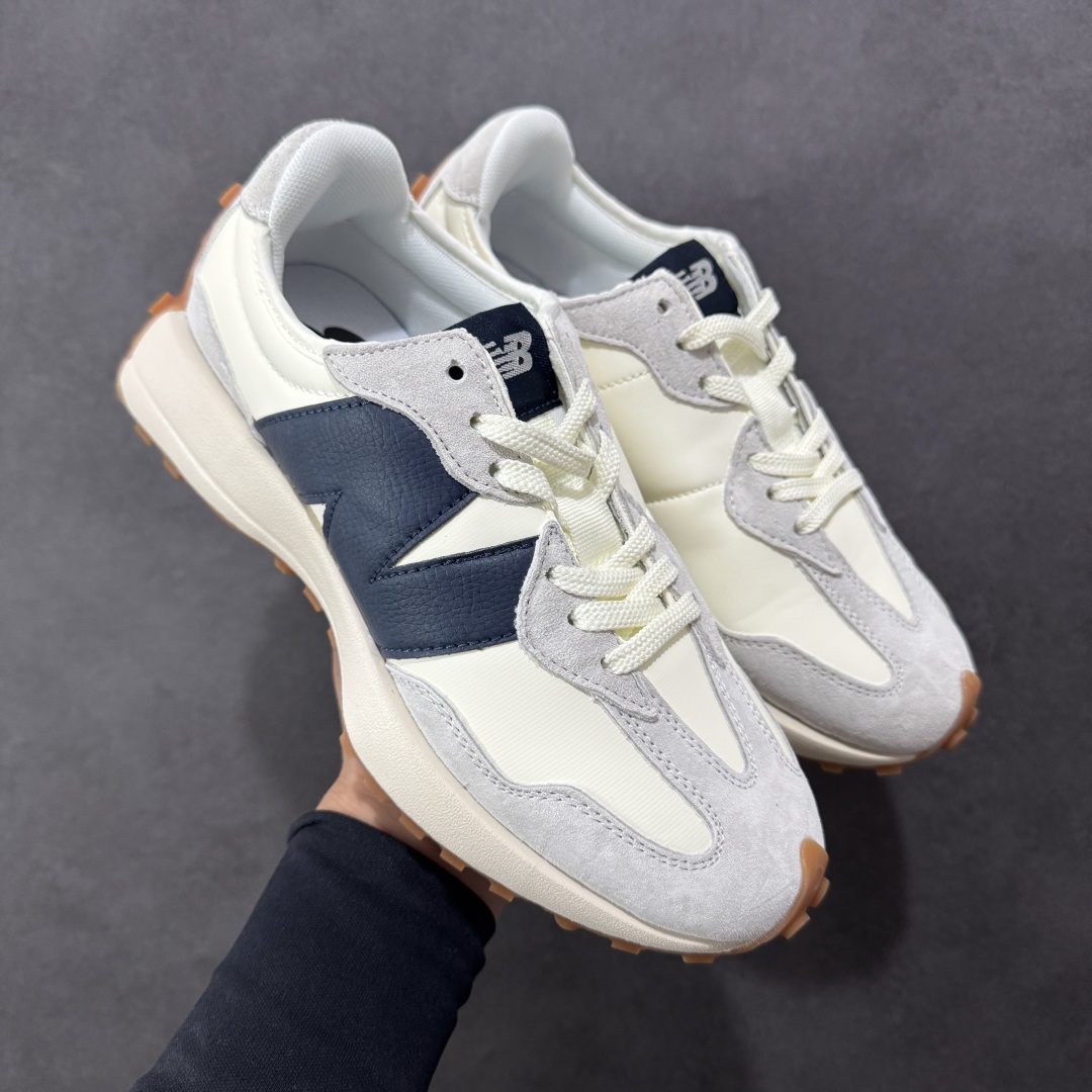 图片[15]-【PE福利版】NB新百伦New Balance NB327系列复古休闲运动慢跑鞋 MS327LAB 全新 New Balance 327 系列，以更纯粹的复古风格设计打造的全新造型。侧身还以解构设计，将 N 字标志以做旧压花样式呈现，样式别具新意。而麂皮、冲孔皮革的塑造，则呈现出高级怀旧气质，也让鞋款在奢华时装风格与运动氛围之间达到了平衡。 尺码：36～45半-选品中心