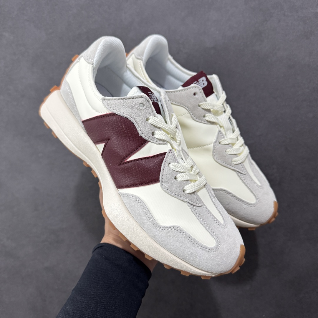 图片[23]-【PE福利版】NB新百伦New Balance NB327系列复古休闲运动慢跑鞋 MS327LAB 全新 New Balance 327 系列，以更纯粹的复古风格设计打造的全新造型。侧身还以解构设计，将 N 字标志以做旧压花样式呈现，样式别具新意。而麂皮、冲孔皮革的塑造，则呈现出高级怀旧气质，也让鞋款在奢华时装风格与运动氛围之间达到了平衡。 尺码：36～45半-选品中心