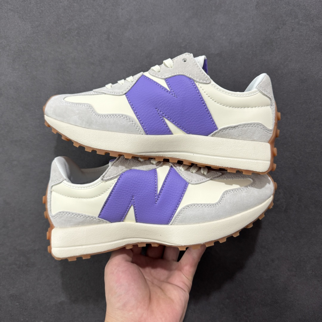 图片[5]-【PE福利版】NB新百伦New Balance NB327系列复古休闲运动慢跑鞋 MS327LAB 全新 New Balance 327 系列，以更纯粹的复古风格设计打造的全新造型。侧身还以解构设计，将 N 字标志以做旧压花样式呈现，样式别具新意。而麂皮、冲孔皮革的塑造，则呈现出高级怀旧气质，也让鞋款在奢华时装风格与运动氛围之间达到了平衡。 尺码：36～45半-选品中心