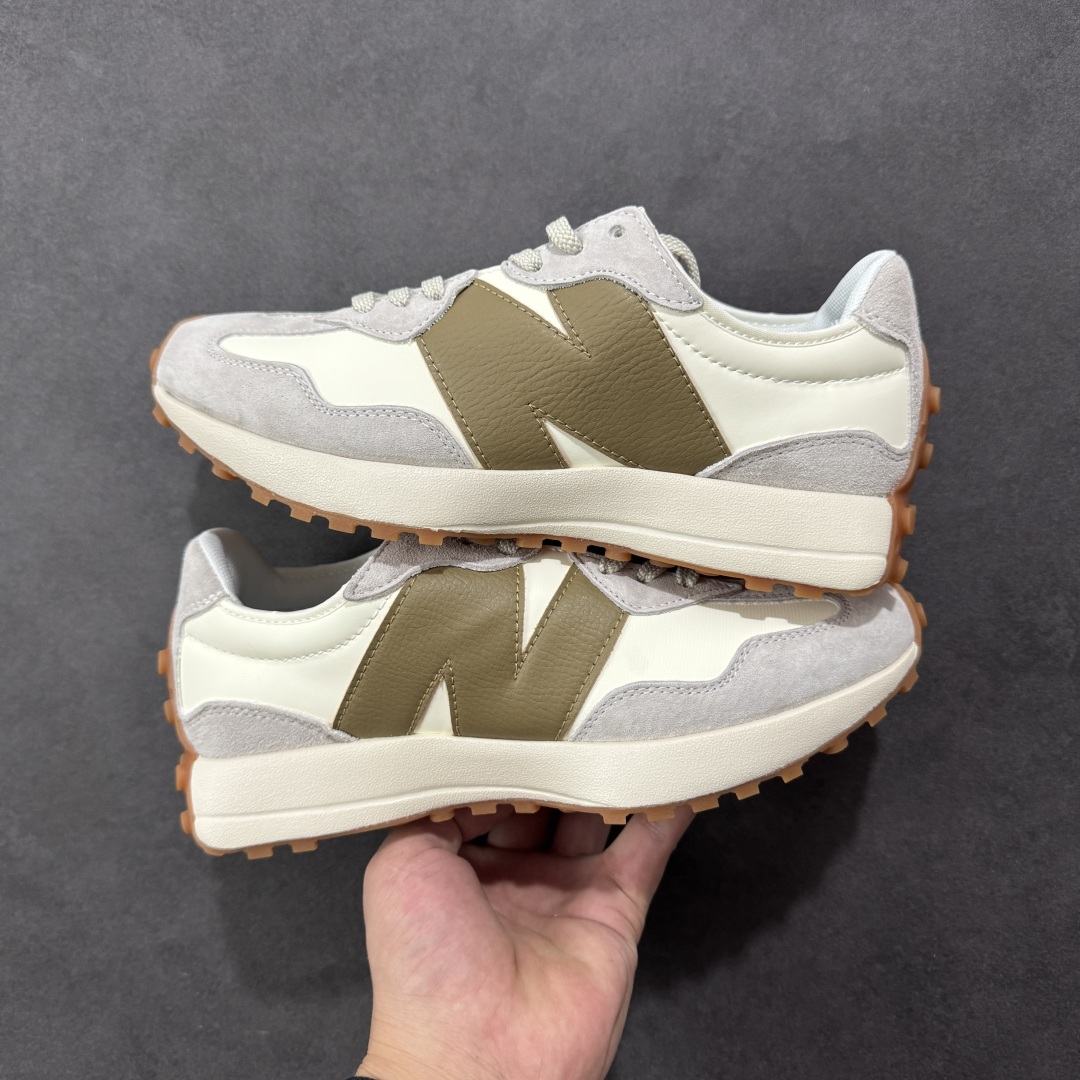 图片[17]-【PE福利版】NB新百伦New Balance NB327系列复古休闲运动慢跑鞋 MS327LAB 全新 New Balance 327 系列，以更纯粹的复古风格设计打造的全新造型。侧身还以解构设计，将 N 字标志以做旧压花样式呈现，样式别具新意。而麂皮、冲孔皮革的塑造，则呈现出高级怀旧气质，也让鞋款在奢华时装风格与运动氛围之间达到了平衡。 尺码：36～45半-选品中心