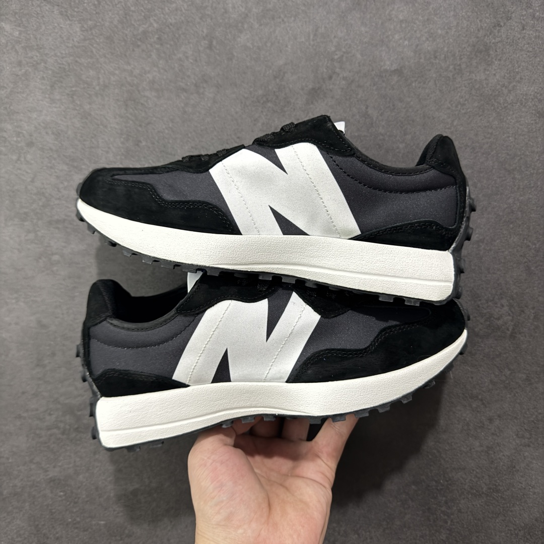 图片[25]-【PE福利版】NB新百伦New Balance NB327系列复古休闲运动慢跑鞋 MS327LAB 全新 New Balance 327 系列，以更纯粹的复古风格设计打造的全新造型。侧身还以解构设计，将 N 字标志以做旧压花样式呈现，样式别具新意。而麂皮、冲孔皮革的塑造，则呈现出高级怀旧气质，也让鞋款在奢华时装风格与运动氛围之间达到了平衡。 尺码：36～45半-选品中心