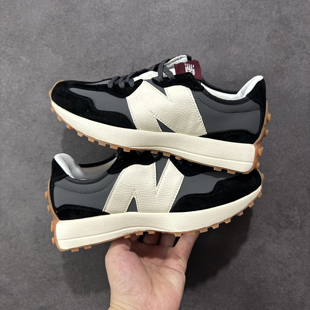 图片[28]-【PE福利版】NB新百伦New Balance NB327系列复古休闲运动慢跑鞋 MS327LAB 全新 New Balance 327 系列，以更纯粹的复古风格设计打造的全新造型。侧身还以解构设计，将 N 字标志以做旧压花样式呈现，样式别具新意。而麂皮、冲孔皮革的塑造，则呈现出高级怀旧气质，也让鞋款在奢华时装风格与运动氛围之间达到了平衡。 尺码：36～45半-选品中心