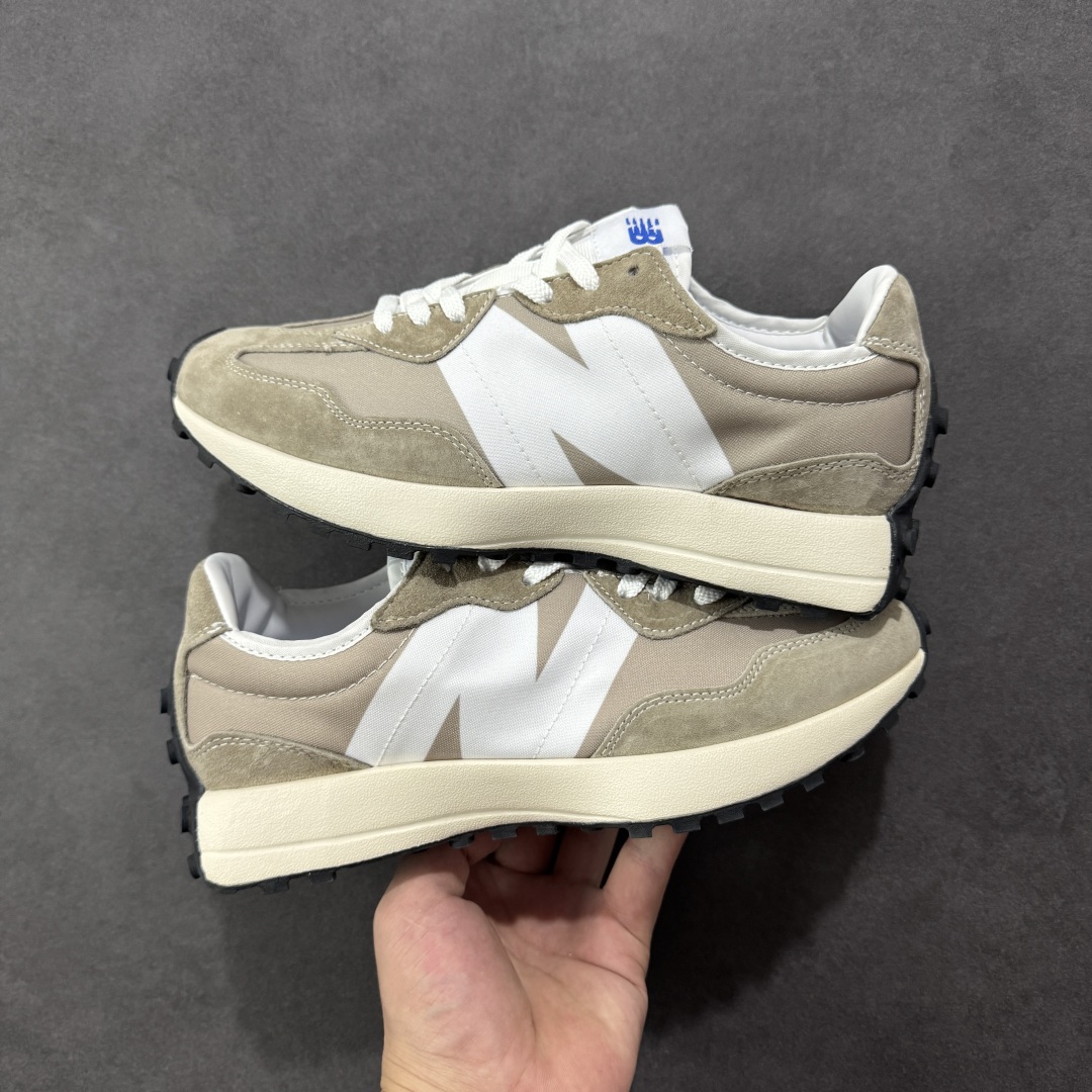 图片[9]-【PE福利版】NB新百伦New Balance NB327系列复古休闲运动慢跑鞋 MS327LAB 全新 New Balance 327 系列，以更纯粹的复古风格设计打造的全新造型。侧身还以解构设计，将 N 字标志以做旧压花样式呈现，样式别具新意。而麂皮、冲孔皮革的塑造，则呈现出高级怀旧气质，也让鞋款在奢华时装风格与运动氛围之间达到了平衡。 尺码：36～45半-选品中心