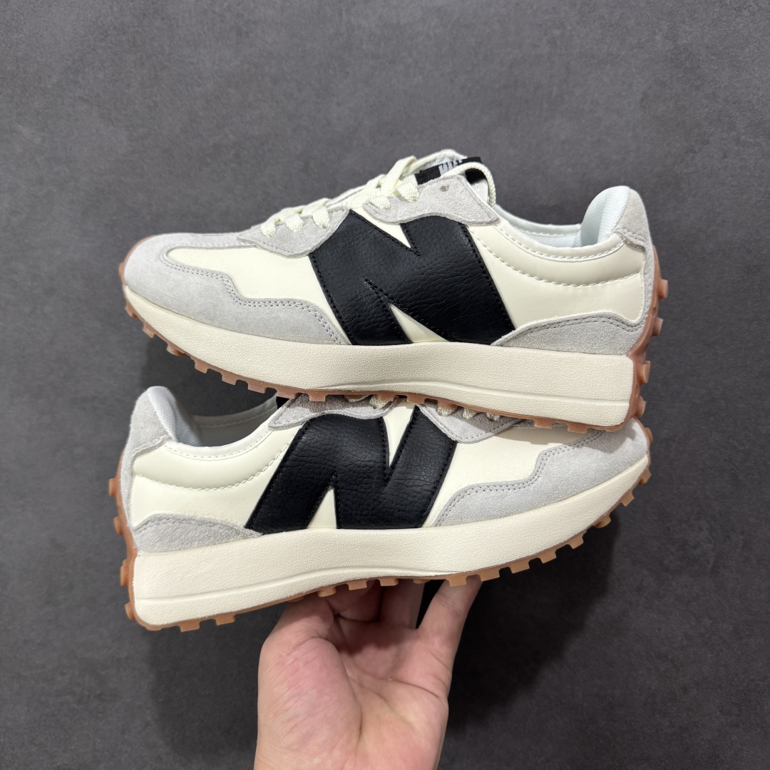 图片[16]-【PE福利版】NB新百伦New Balance NB327系列复古休闲运动慢跑鞋 MS327LAB 全新 New Balance 327 系列，以更纯粹的复古风格设计打造的全新造型。侧身还以解构设计，将 N 字标志以做旧压花样式呈现，样式别具新意。而麂皮、冲孔皮革的塑造，则呈现出高级怀旧气质，也让鞋款在奢华时装风格与运动氛围之间达到了平衡。 尺码：36～45半-选品中心
