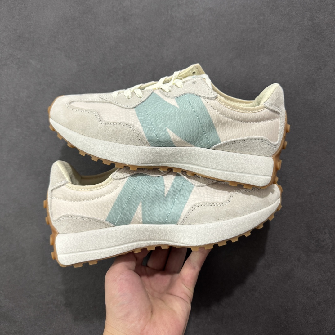 图片[19]-【PE福利版】NB新百伦New Balance NB327系列复古休闲运动慢跑鞋 MS327LAB 全新 New Balance 327 系列，以更纯粹的复古风格设计打造的全新造型。侧身还以解构设计，将 N 字标志以做旧压花样式呈现，样式别具新意。而麂皮、冲孔皮革的塑造，则呈现出高级怀旧气质，也让鞋款在奢华时装风格与运动氛围之间达到了平衡。 尺码：36～45半-选品中心