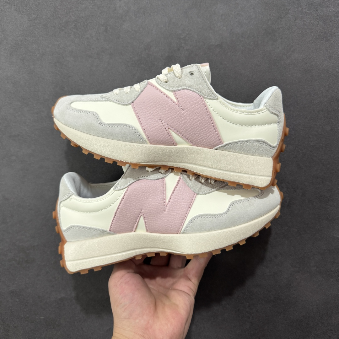 图片[12]-【PE福利版】NB新百伦New Balance NB327系列复古休闲运动慢跑鞋 MS327LAB 全新 New Balance 327 系列，以更纯粹的复古风格设计打造的全新造型。侧身还以解构设计，将 N 字标志以做旧压花样式呈现，样式别具新意。而麂皮、冲孔皮革的塑造，则呈现出高级怀旧气质，也让鞋款在奢华时装风格与运动氛围之间达到了平衡。 尺码：36～45半-选品中心