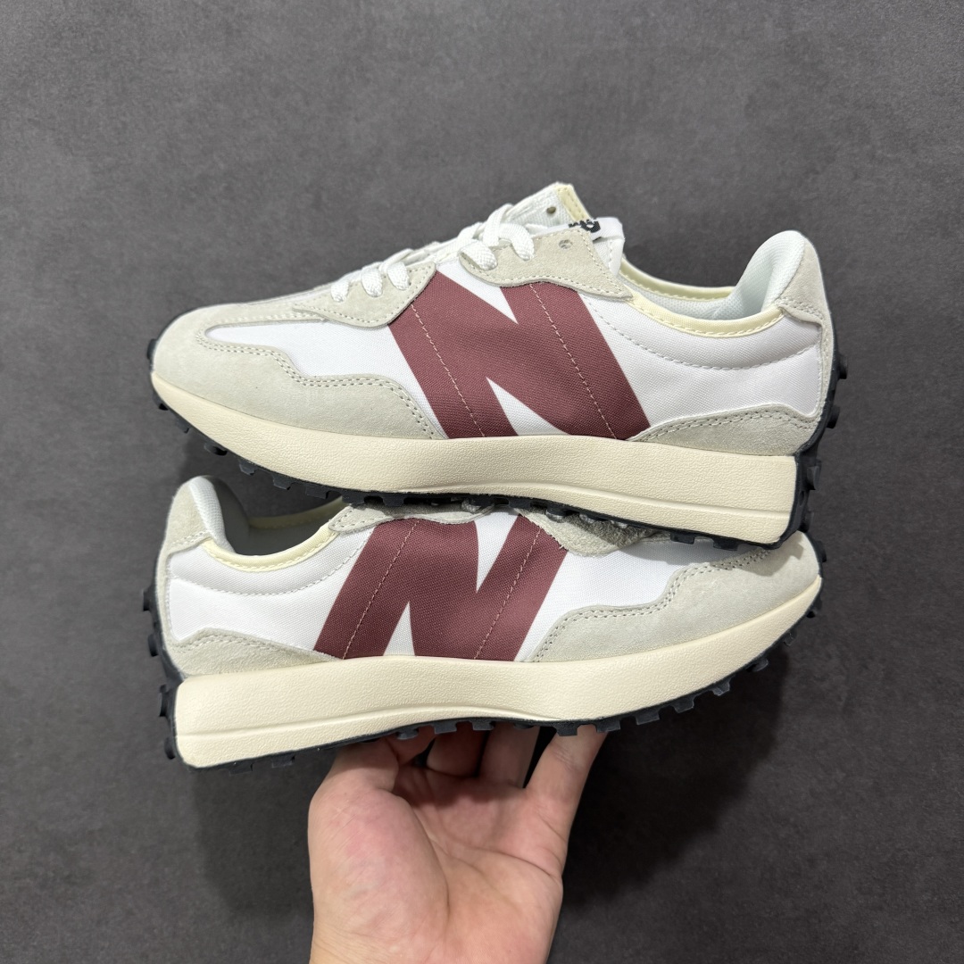 图片[6]-【PE福利版】NB新百伦New Balance NB327系列复古休闲运动慢跑鞋 MS327LAB 全新 New Balance 327 系列，以更纯粹的复古风格设计打造的全新造型。侧身还以解构设计，将 N 字标志以做旧压花样式呈现，样式别具新意。而麂皮、冲孔皮革的塑造，则呈现出高级怀旧气质，也让鞋款在奢华时装风格与运动氛围之间达到了平衡。 尺码：36～45半-选品中心