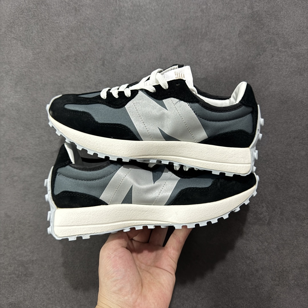 图片[4]-【PE福利版】NB新百伦New Balance NB327系列复古休闲运动慢跑鞋 MS327LAB 全新 New Balance 327 系列，以更纯粹的复古风格设计打造的全新造型。侧身还以解构设计，将 N 字标志以做旧压花样式呈现，样式别具新意。而麂皮、冲孔皮革的塑造，则呈现出高级怀旧气质，也让鞋款在奢华时装风格与运动氛围之间达到了平衡。 尺码：36～45半-选品中心