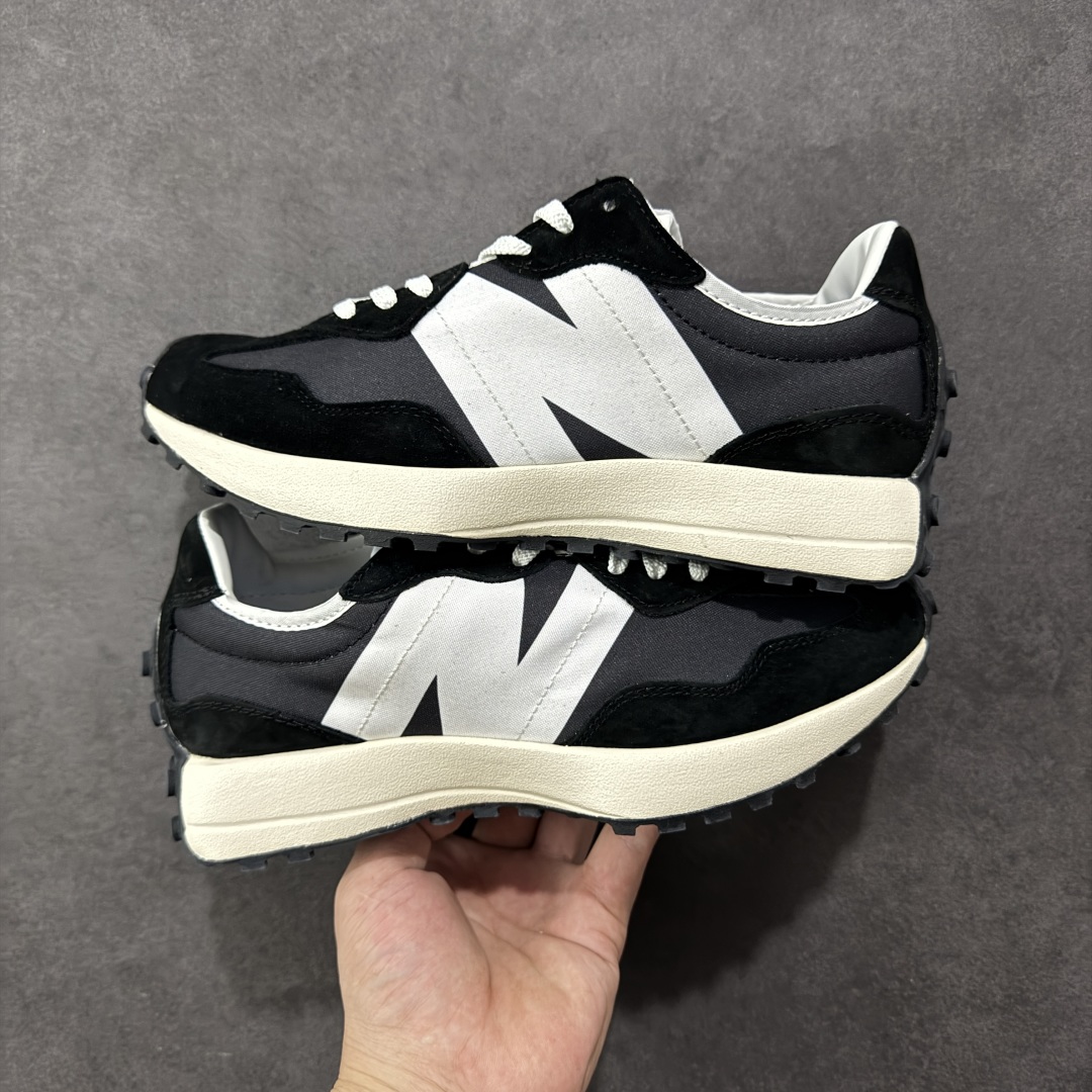图片[10]-【PE福利版】NB新百伦New Balance NB327系列复古休闲运动慢跑鞋 MS327LAB 全新 New Balance 327 系列，以更纯粹的复古风格设计打造的全新造型。侧身还以解构设计，将 N 字标志以做旧压花样式呈现，样式别具新意。而麂皮、冲孔皮革的塑造，则呈现出高级怀旧气质，也让鞋款在奢华时装风格与运动氛围之间达到了平衡。 尺码：36～45半-选品中心