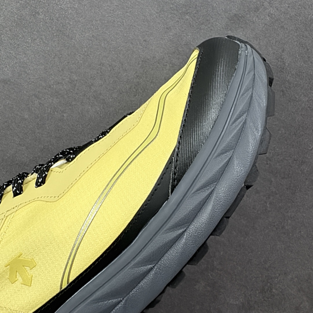 图片[5]-【PZ版本】DESCENTE Terrain D 迪桑特舒适柔软防滑耐磨低帮生活休闲鞋 DESCENTE（迪桑特）创立于1935年，品牌名取自法语词汇，意为“滑降”。品牌箭头标识代表滑雪的三种技术“高速直线滑行”、“穿越”和“侧滑”，也寓意品牌在打造高端专业运动产品中不断追求完美的创新精神，致力于成为中国高端专业滑雪、综训、女子、铁人三项、高尔夫的第一品牌。 尺码：36 36.5 37 38 38.5 39 40 40.5 41 42 42.5 43 44 44.5 45-选品中心