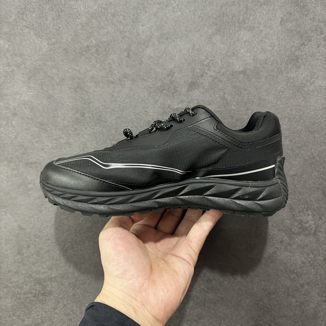 图片[2]-【PZ版本】DESCENTE Terrain D 迪桑特舒适柔软防滑耐磨低帮生活休闲鞋 DESCENTE（迪桑特）创立于1935年，品牌名取自法语词汇，意为“滑降”。品牌箭头标识代表滑雪的三种技术“高速直线滑行”、“穿越”和“侧滑”，也寓意品牌在打造高端专业运动产品中不断追求完美的创新精神，致力于成为中国高端专业滑雪、综训、女子、铁人三项、高尔夫的第一品牌。 尺码：36 36.5 37 38 38.5 39 40 40.5 41 42 42.5 43 44 44.5 45-选品中心