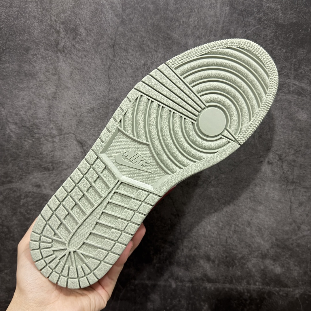图片[9]-【K版纯原】Air Jordan AJ1 Low 低帮 白绿红 553558-133 全新流水线出品 市场第二梯队最强版 全部原鞋开发 原楦原纸板开发 全鞋电脑针车 原厂内置全掌气垫 原盒内在原标 唯一Zp原版鞋带绑法 免检产品 全新2022版型 全头层皮料 完美零毛边处理 原厂配置全掌气垫 价格定位良心 新配色陆续出货 尺码：36 36.5 37.5 38 38.5 39 40 40.5 41 42 42.5 43 44 44.5 45-选品中心