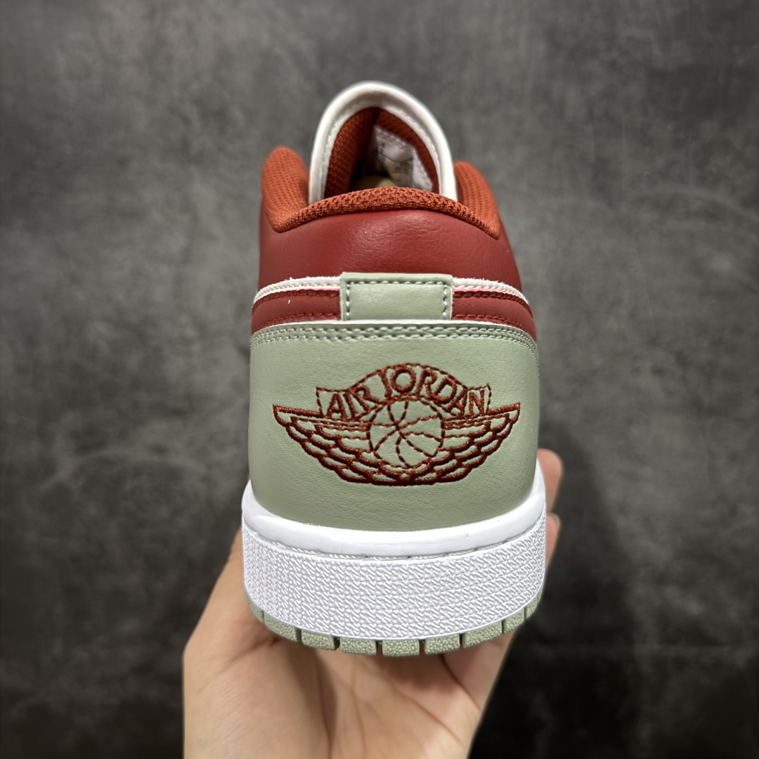 图片[4]-【K版纯原】Air Jordan AJ1 Low 低帮 白绿红 553558-133 全新流水线出品 市场第二梯队最强版 全部原鞋开发 原楦原纸板开发 全鞋电脑针车 原厂内置全掌气垫 原盒内在原标 唯一Zp原版鞋带绑法 免检产品 全新2022版型 全头层皮料 完美零毛边处理 原厂配置全掌气垫 价格定位良心 新配色陆续出货 尺码：36 36.5 37.5 38 38.5 39 40 40.5 41 42 42.5 43 44 44.5 45-选品中心