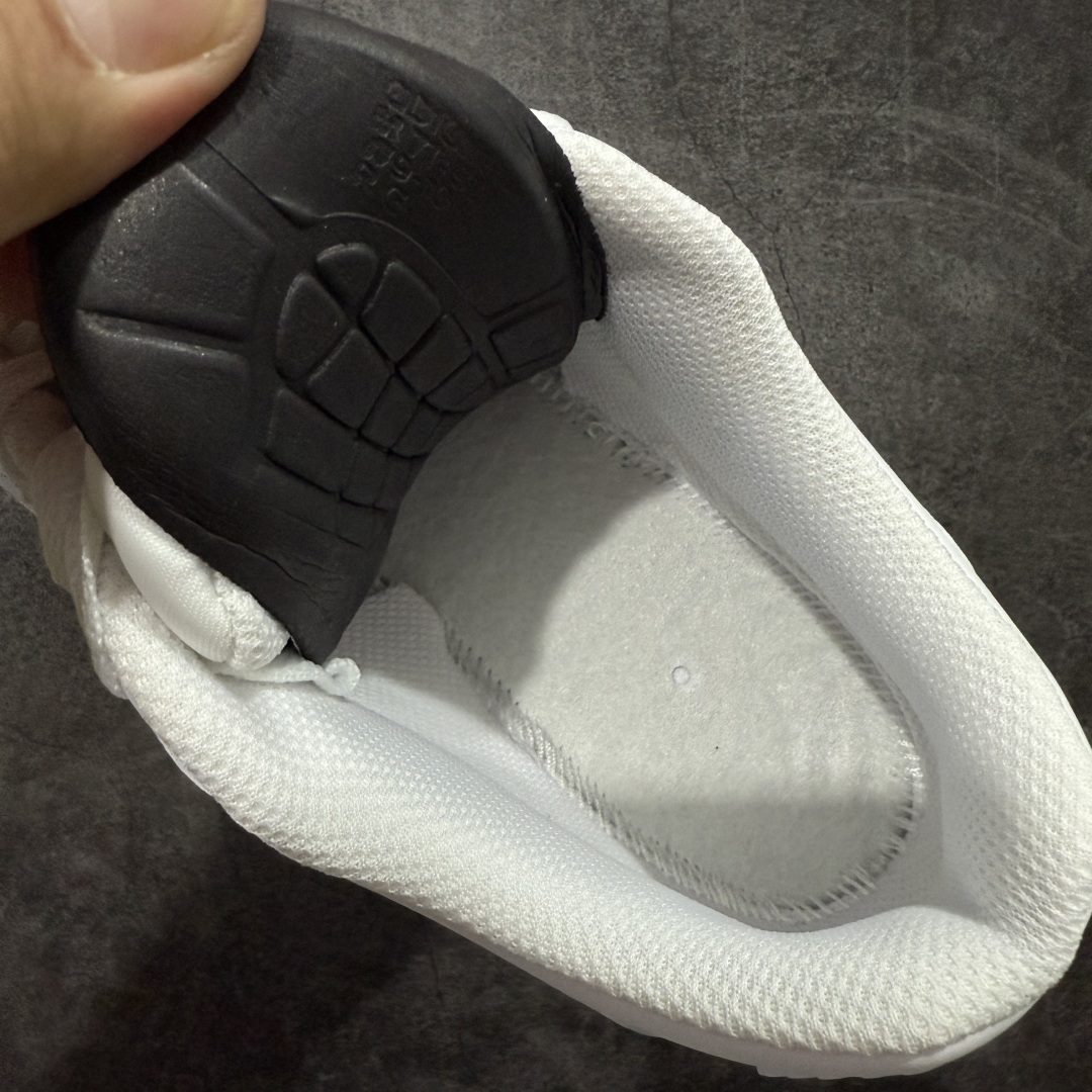 图片[8]-【Max纯原版】Nike Air Max 90 Leather 舒适时尚减震耐磨透气 低帮 气垫 休闲跑步鞋 男款 纯白 货号：CZ5594-100 顶级90款问市 开发数月 原版开发 多道QC质检 鞋型完美复刻 原厂级别工艺 正确色卡 正确气垫蓝光 正确大底 独家私模 采用进口头层牛皮拼接 定位高端市场 行业标杆工艺 尺码：39 40 40.5 41 42 42.5 43 44 44.5 45 46-选品中心