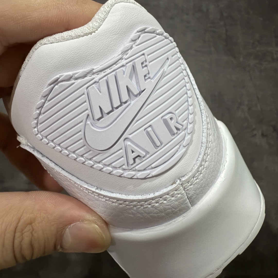 【Max纯原版】Nike Air Max 90 Leather 舒适时尚减震耐磨透气 低帮 气垫 休闲跑步鞋 男款 纯白 货号:CZ5594-100 顶级90款问市 开发数月 原版开发 多道QC质检 鞋型完美复刻 原厂级别工艺 正确色卡 正确气垫蓝光 正确大底 独家私模 采用进口头层牛皮拼接 定位高端市场 行业标杆工艺 尺码:39 40 40.5 41 42 42.5 43 44 44.5 45 46-选品中心