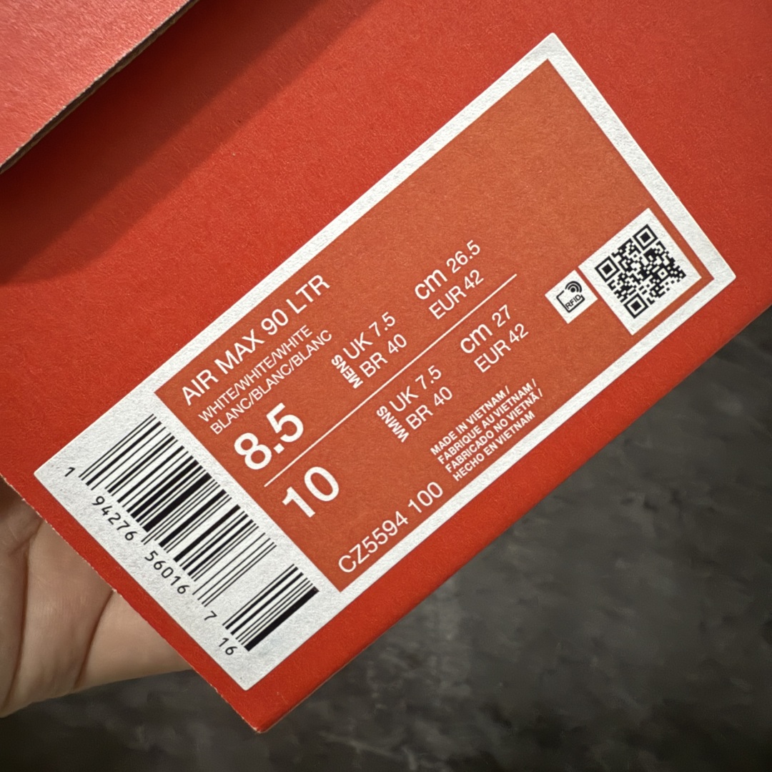 图片[9]-【Max纯原版】Nike Air Max 90 Leather 舒适时尚减震耐磨透气 低帮 气垫 休闲跑步鞋 男款 纯白 货号：CZ5594-100 顶级90款问市 开发数月 原版开发 多道QC质检 鞋型完美复刻 原厂级别工艺 正确色卡 正确气垫蓝光 正确大底 独家私模 采用进口头层牛皮拼接 定位高端市场 行业标杆工艺 尺码：39 40 40.5 41 42 42.5 43 44 44.5 45 46-选品中心