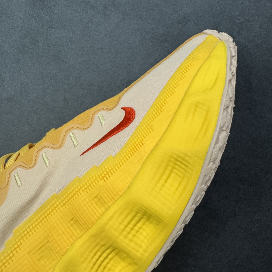 图片[5]-【公司级】HYEIN SEO x Nike Ava Rover Ava Rover 联名鞋 该鞋款采用流线型轮廓设计，鞋面结合 TPU 网格支撑结构，中底搭载 ReactX 泡棉材质，外底为 华夫底纹，整体呈现机能风风格。 设计风格‌：以流线型轮廓和轻薄物料鞋面为主，TPU 网格状支撑结构增强支撑性。 ‌ ‌中底技术‌：采用 ReactX 泡棉材质，提供缓震性能。 ‌外底设计‌：华夫底纹外底兼顾灵活度和抓地力。 货号：DX4215-006 尺码：36～45没半码 编码：LNHB280290-选品中心