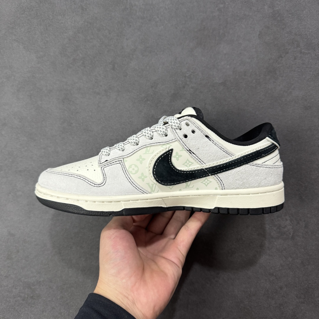 图片[2]-【定制版】Nike SB Dunk Low × LV 高端定制 低帮休闲板鞋 定制鞋盒 大厂纯原品质出货 超高清洁度 皮料切割干净无任何毛边 细节完美 货号：CX5050-Y21 尺码：36 36.5 37.5 38 38.5 39 40 40.5 41 42 42.5 43 44 44.5 45 编码：HXSB330340-选品中心