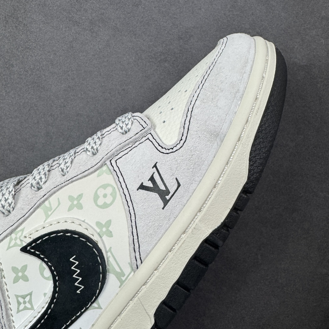 图片[5]-【定制版】Nike SB Dunk Low × LV 高端定制 低帮休闲板鞋 定制鞋盒 大厂纯原品质出货 超高清洁度 皮料切割干净无任何毛边 细节完美 货号：CX5050-Y21 尺码：36 36.5 37.5 38 38.5 39 40 40.5 41 42 42.5 43 44 44.5 45 编码：HXSB330340-选品中心