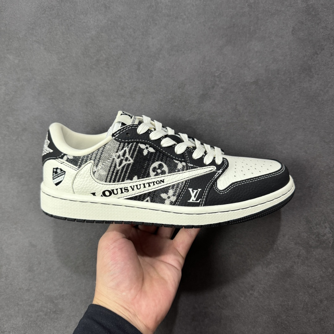 【定制版】LV × AJ1倒钩低帮白黑牛仔 高端定制联名 大厂纯原品质出货 清洁度 电绣工艺 皮料切割干净无任何毛边 细节完美 货号:SC0601-052 尺码:36 36.5 37.5 38 38.5 39 40 40.5 41 42 42.5 43 44 44.5 45 编码:HXSB330340-选品中心