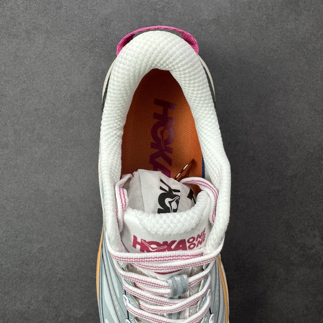 图片[7]-【福利跑量版】HOKA ONE ONE Mafate Speed 2 Low 玛法特2代系列低帮轻量户外越野休闲运动慢跑鞋 HOKA ONE ONE 最近推出了一个胶囊系列 Origin Story 这个系列里的 Mafate Speed 2 可以说让我日思夜想有一阵子了 最近终于拔草 让我来分享一下这双也是上脚赞到爆的越野跑鞋吧 以阿尔卑斯山脉作为主题将亮黄色与蓝色调覆盖在这经典轮廓之上 配色的呈现效果相当亮眼 以至于很多人买这个配色是用来日常搭配的 鞋面采用超轻的无缝架构 轻薄的TPU贴在透气的鞋面材料上 减轻重量同时也保证了支撑性 鞋底则采用滚动平衡技术 引导跑者回归自然步态 祖传的神奇EVA材质中底依旧是一如既往地表现优秀 能提供充足的缓震 作为HOKA家的越野跑鞋 VIBRAM 橡胶大底也是必不可少的 即便在复杂湿滑的地形 依旧能有良好的抓地力及稳定性 鞋带采用了弹性不易松脱的扁宽弹性鞋带 前掌与中掌部分也进行了加宽 也更加适合亚洲人的脚型 是一款十分全面且足够强悍的户外硬核越野鞋 而这双极其亮眼的越野跑鞋恰好又是在江山一百中参赛的UTMB冠军 Ludovic POMMERET 夺冠时穿着的战靴 这就让它变得更加有吸引力了 用来日常搭配的话短裤是基本不挑 长裤我个人推荐阔腿裤 工装裤以及各种长筒牛仔裤都可以 尺码：36 36.5 37.5 38 38.5 39 40 40.5 41 42 42.5 43 44 44.5 45-选品中心