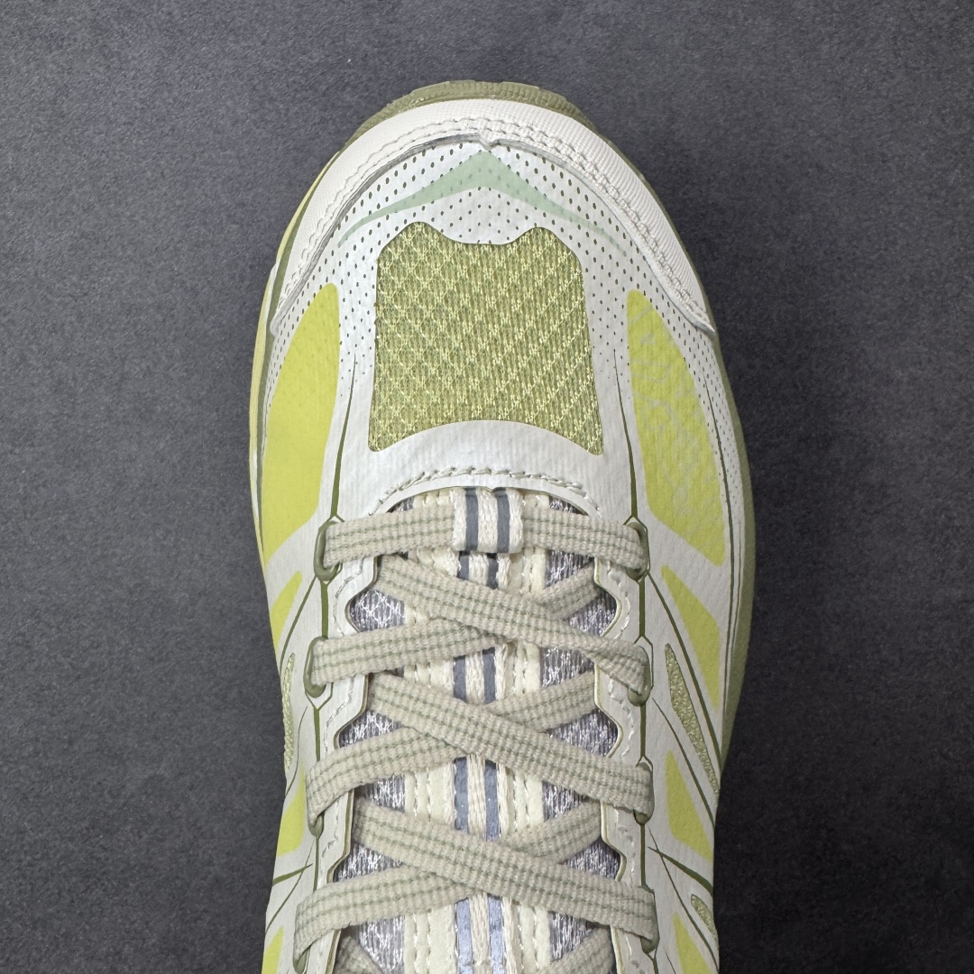 图片[8]-【福利跑量版】HOKA ONE ONE Mafate Speed 2 Low 玛法特2代系列低帮轻量户外越野休闲运动慢跑鞋 HOKA ONE ONE 最近推出了一个胶囊系列 Origin Story 这个系列里的 Mafate Speed 2 可以说让我日思夜想有一阵子了 最近终于拔草 让我来分享一下这双也是上脚赞到爆的越野跑鞋吧 以阿尔卑斯山脉作为主题将亮黄色与蓝色调覆盖在这经典轮廓之上 配色的呈现效果相当亮眼 以至于很多人买这个配色是用来日常搭配的 鞋面采用超轻的无缝架构 轻薄的TPU贴在透气的鞋面材料上 减轻重量同时也保证了支撑性 鞋底则采用滚动平衡技术 引导跑者回归自然步态 祖传的神奇EVA材质中底依旧是一如既往地表现优秀 能提供充足的缓震 作为HOKA家的越野跑鞋 VIBRAM 橡胶大底也是必不可少的 即便在复杂湿滑的地形 依旧能有良好的抓地力及稳定性 鞋带采用了弹性不易松脱的扁宽弹性鞋带 前掌与中掌部分也进行了加宽 也更加适合亚洲人的脚型 是一款十分全面且足够强悍的户外硬核越野鞋 而这双极其亮眼的越野跑鞋恰好又是在江山一百中参赛的UTMB冠军 Ludovic POMMERET 夺冠时穿着的战靴 这就让它变得更加有吸引力了 用来日常搭配的话短裤是基本不挑 长裤我个人推荐阔腿裤 工装裤以及各种长筒牛仔裤都可以 尺码：36 36.5 37.5 38 38.5 39 40 40.5 41 42 42.5 43 44 44.5 45-选品中心
