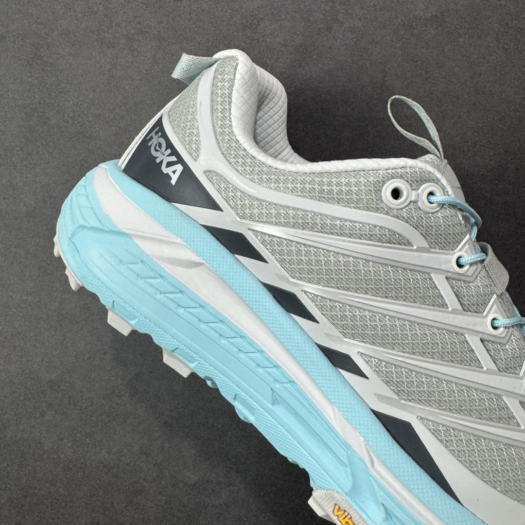 图片[6]-【福利跑量版】HOKA ONE ONE Mafate Speed 2 Low 玛法特2代系列低帮轻量户外越野休闲运动慢跑鞋 HOKA ONE ONE 最近推出了一个胶囊系列 Origin Story 这个系列里的 Mafate Speed 2 可以说让我日思夜想有一阵子了 最近终于拔草 让我来分享一下这双也是上脚赞到爆的越野跑鞋吧 以阿尔卑斯山脉作为主题将亮黄色与蓝色调覆盖在这经典轮廓之上 配色的呈现效果相当亮眼 以至于很多人买这个配色是用来日常搭配的 鞋面采用超轻的无缝架构 轻薄的TPU贴在透气的鞋面材料上 减轻重量同时也保证了支撑性 鞋底则采用滚动平衡技术 引导跑者回归自然步态 祖传的神奇EVA材质中底依旧是一如既往地表现优秀 能提供充足的缓震 作为HOKA家的越野跑鞋 VIBRAM 橡胶大底也是必不可少的 即便在复杂湿滑的地形 依旧能有良好的抓地力及稳定性 鞋带采用了弹性不易松脱的扁宽弹性鞋带 前掌与中掌部分也进行了加宽 也更加适合亚洲人的脚型 是一款十分全面且足够强悍的户外硬核越野鞋 而这双极其亮眼的越野跑鞋恰好又是在江山一百中参赛的UTMB冠军 Ludovic POMMERET 夺冠时穿着的战靴 这就让它变得更加有吸引力了 用来日常搭配的话短裤是基本不挑 长裤我个人推荐阔腿裤 工装裤以及各种长筒牛仔裤都可以 尺码：36 36.5 37.5 38 38.5 39 40 40.5 41 42 42.5 43 44 44.5 45-选品中心