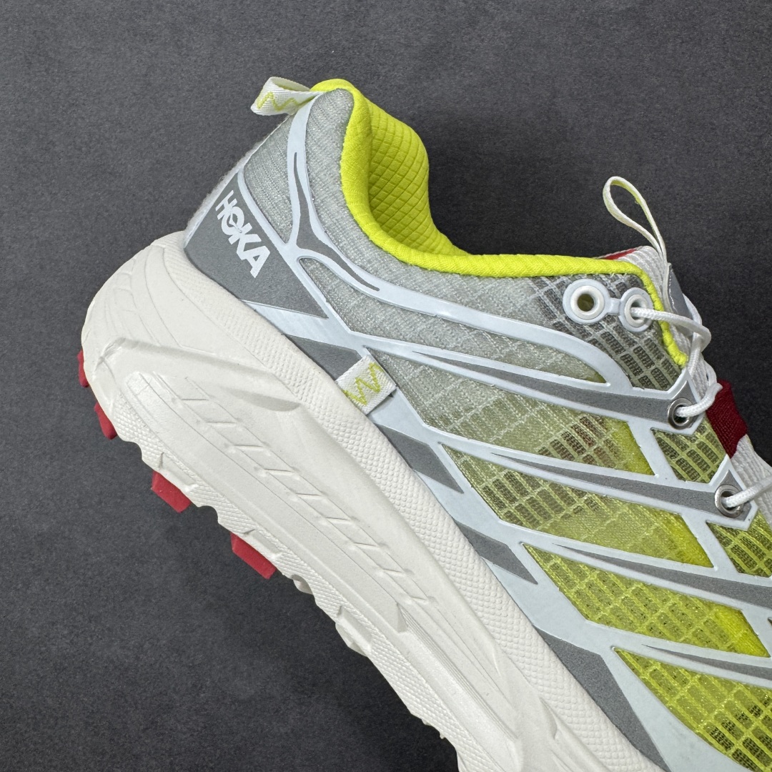 图片[6]-【福利跑量版】HOKA ONE ONE Mafate Speed 2 Low 玛法特2代系列低帮轻量户外越野休闲运动慢跑鞋 HOKA ONE ONE 最近推出了一个胶囊系列 Origin Story 这个系列里的 Mafate Speed 2 可以说让我日思夜想有一阵子了 最近终于拔草 让我来分享一下这双也是上脚赞到爆的越野跑鞋吧 以阿尔卑斯山脉作为主题将亮黄色与蓝色调覆盖在这经典轮廓之上 配色的呈现效果相当亮眼 以至于很多人买这个配色是用来日常搭配的 鞋面采用超轻的无缝架构 轻薄的TPU贴在透气的鞋面材料上 减轻重量同时也保证了支撑性 鞋底则采用滚动平衡技术 引导跑者回归自然步态 祖传的神奇EVA材质中底依旧是一如既往地表现优秀 能提供充足的缓震 作为HOKA家的越野跑鞋 VIBRAM 橡胶大底也是必不可少的 即便在复杂湿滑的地形 依旧能有良好的抓地力及稳定性 鞋带采用了弹性不易松脱的扁宽弹性鞋带 前掌与中掌部分也进行了加宽 也更加适合亚洲人的脚型 是一款十分全面且足够强悍的户外硬核越野鞋 而这双极其亮眼的越野跑鞋恰好又是在江山一百中参赛的UTMB冠军 Ludovic POMMERET 夺冠时穿着的战靴 这就让它变得更加有吸引力了 用来日常搭配的话短裤是基本不挑 长裤我个人推荐阔腿裤 工装裤以及各种长筒牛仔裤都可以 尺码：36 36.5 37.5 38 38.5 39 40 40.5 41 42 42.5 43 44 44.5 45-选品中心