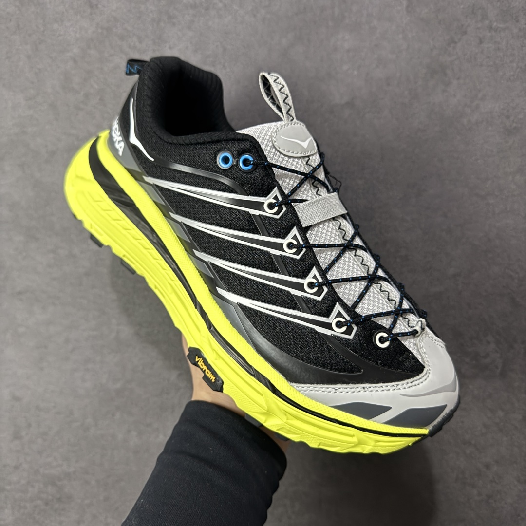 图片[3]-【福利跑量版】HOKA ONE ONE Mafate Speed 2 Low 玛法特2代系列低帮轻量户外越野休闲运动慢跑鞋 HOKA ONE ONE 最近推出了一个胶囊系列 Origin Story 这个系列里的 Mafate Speed 2 可以说让我日思夜想有一阵子了 最近终于拔草 让我来分享一下这双也是上脚赞到爆的越野跑鞋吧 以阿尔卑斯山脉作为主题将亮黄色与蓝色调覆盖在这经典轮廓之上 配色的呈现效果相当亮眼 以至于很多人买这个配色是用来日常搭配的 鞋面采用超轻的无缝架构 轻薄的TPU贴在透气的鞋面材料上 减轻重量同时也保证了支撑性 鞋底则采用滚动平衡技术 引导跑者回归自然步态 祖传的神奇EVA材质中底依旧是一如既往地表现优秀 能提供充足的缓震 作为HOKA家的越野跑鞋 VIBRAM 橡胶大底也是必不可少的 即便在复杂湿滑的地形 依旧能有良好的抓地力及稳定性 鞋带采用了弹性不易松脱的扁宽弹性鞋带 前掌与中掌部分也进行了加宽 也更加适合亚洲人的脚型 是一款十分全面且足够强悍的户外硬核越野鞋 而这双极其亮眼的越野跑鞋恰好又是在江山一百中参赛的UTMB冠军 Ludovic POMMERET 夺冠时穿着的战靴 这就让它变得更加有吸引力了 用来日常搭配的话短裤是基本不挑 长裤我个人推荐阔腿裤 工装裤以及各种长筒牛仔裤都可以 尺码：36 36.5 37.5 38 38.5 39 40 40.5 41 42 42.5 43 44 44.5 45-选品中心