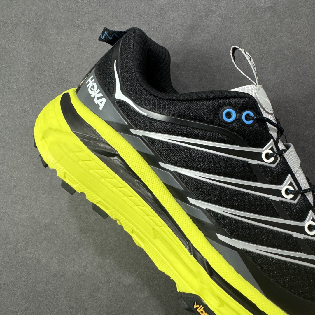 图片[6]-【福利跑量版】HOKA ONE ONE Mafate Speed 2 Low 玛法特2代系列低帮轻量户外越野休闲运动慢跑鞋 HOKA ONE ONE 最近推出了一个胶囊系列 Origin Story 这个系列里的 Mafate Speed 2 可以说让我日思夜想有一阵子了 最近终于拔草 让我来分享一下这双也是上脚赞到爆的越野跑鞋吧 以阿尔卑斯山脉作为主题将亮黄色与蓝色调覆盖在这经典轮廓之上 配色的呈现效果相当亮眼 以至于很多人买这个配色是用来日常搭配的 鞋面采用超轻的无缝架构 轻薄的TPU贴在透气的鞋面材料上 减轻重量同时也保证了支撑性 鞋底则采用滚动平衡技术 引导跑者回归自然步态 祖传的神奇EVA材质中底依旧是一如既往地表现优秀 能提供充足的缓震 作为HOKA家的越野跑鞋 VIBRAM 橡胶大底也是必不可少的 即便在复杂湿滑的地形 依旧能有良好的抓地力及稳定性 鞋带采用了弹性不易松脱的扁宽弹性鞋带 前掌与中掌部分也进行了加宽 也更加适合亚洲人的脚型 是一款十分全面且足够强悍的户外硬核越野鞋 而这双极其亮眼的越野跑鞋恰好又是在江山一百中参赛的UTMB冠军 Ludovic POMMERET 夺冠时穿着的战靴 这就让它变得更加有吸引力了 用来日常搭配的话短裤是基本不挑 长裤我个人推荐阔腿裤 工装裤以及各种长筒牛仔裤都可以 尺码：36 36.5 37.5 38 38.5 39 40 40.5 41 42 42.5 43 44 44.5 45-选品中心