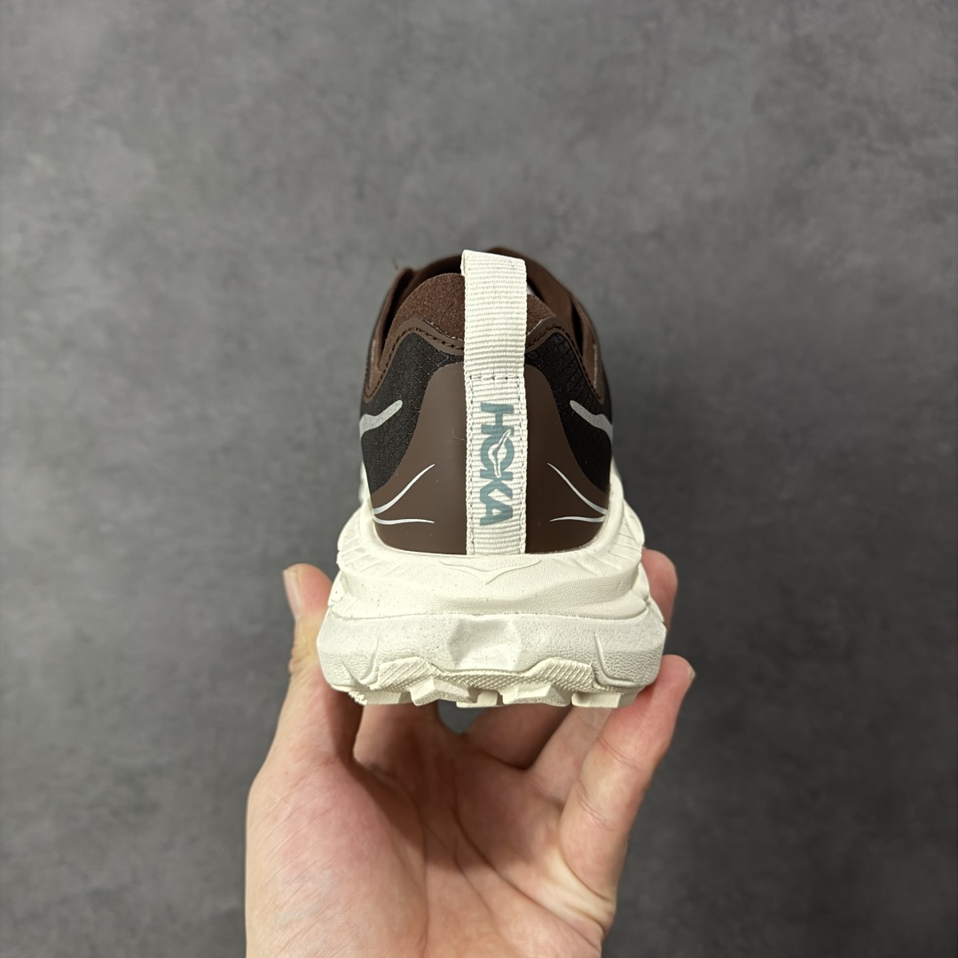 图片[4]-【福利跑量版】Satisfy xHOKA ONE ONE Mafate Speed 4 玛法特4系列低帮厚底轻量户外越野运动慢跑鞋 采用半透明轻量化纱网热熔面料材质 搭载轻量化材料超轻量泡棉中底 外置V版橡胶防滑黄金大底 此球鞋继承了HOKA的经典越野鞋型MAFATE SPEED4的设计 更在此基础上进行了创新和提升 使得它既适合户外越野跑，又充满了时尚潮流的元素。它的半透明鞋面设计 不仅让鞋身看起来更加轻便 而且提供了良好的透气性 而保护性的防撕裂尼龙面料，则确保了在复杂地形中的耐用性。 双层ProFly™中底的 用，是这款鞋的另一个亮点。 VIBRAM MEGAGRIP®及 LITEBASE®大底的搭载，更是让这款鞋在保持高抓地力的 减轻了鞋底的重量 尺码： 36 36.5 37.5 38 38.5 39 40 40.5 41.5 42 42.5 43 44 44.5 45-选品中心